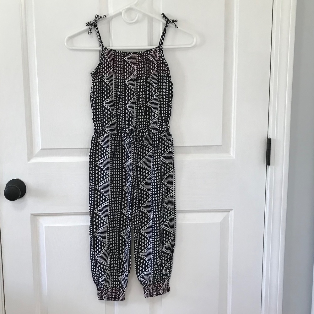 Little Lass black and white sleeveless pink stitch Girls Jumpsuit Size 6X (Kids)